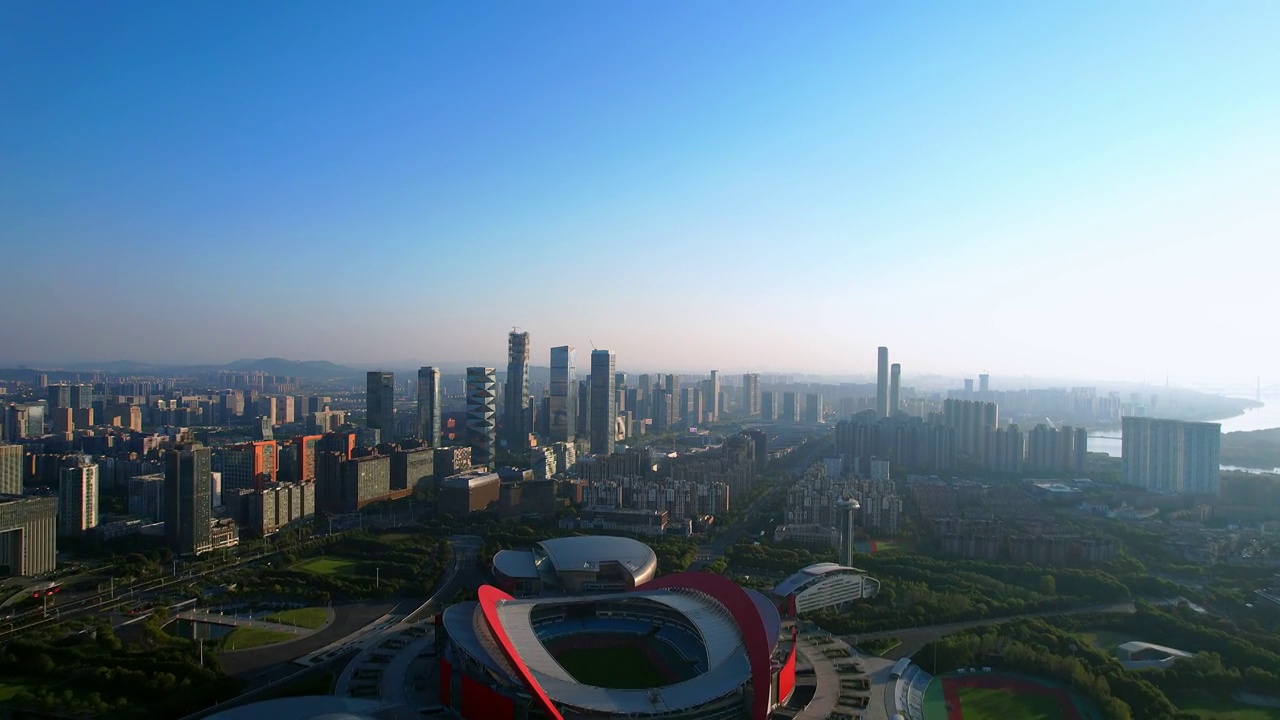 中国江苏南京奥体中心体育场和河西CBD城市天际线航拍风光视频素材