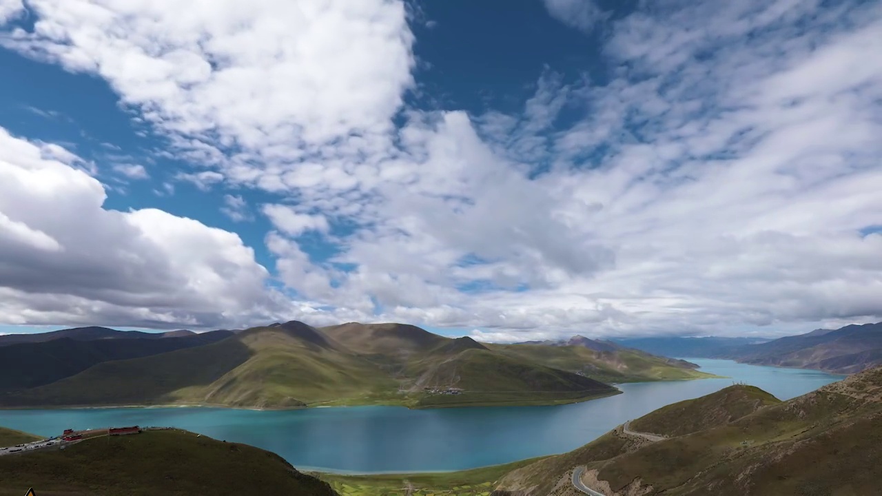 羊卓雍措，羊湖，湖水，晴朗，云层，条带状，水域，湖，优美视频素材
