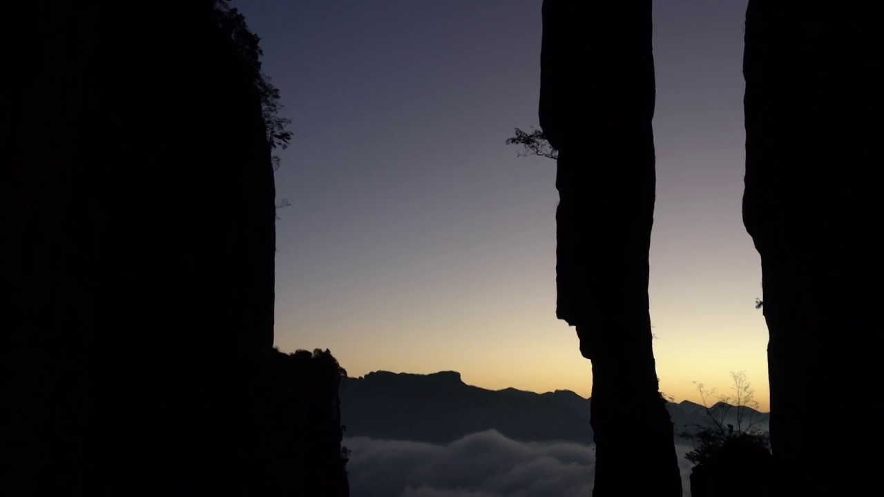湖北恩施大峡谷国家地质公园一炷香晨景视频下载