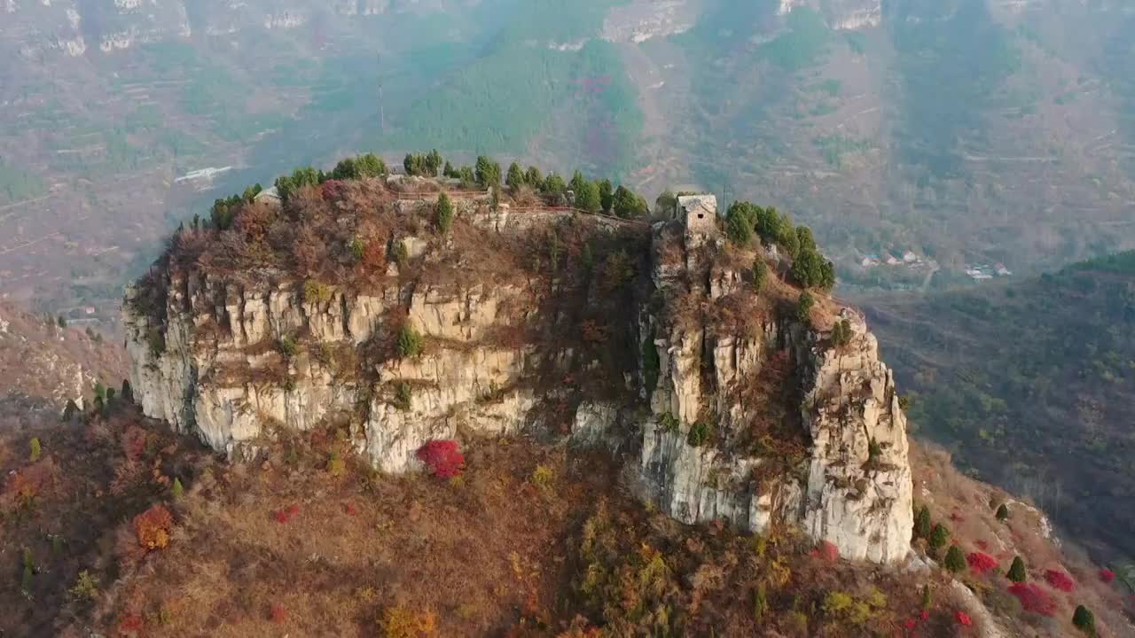 山东青州市仰天山森林公园摩云崮秋季风光视频素材