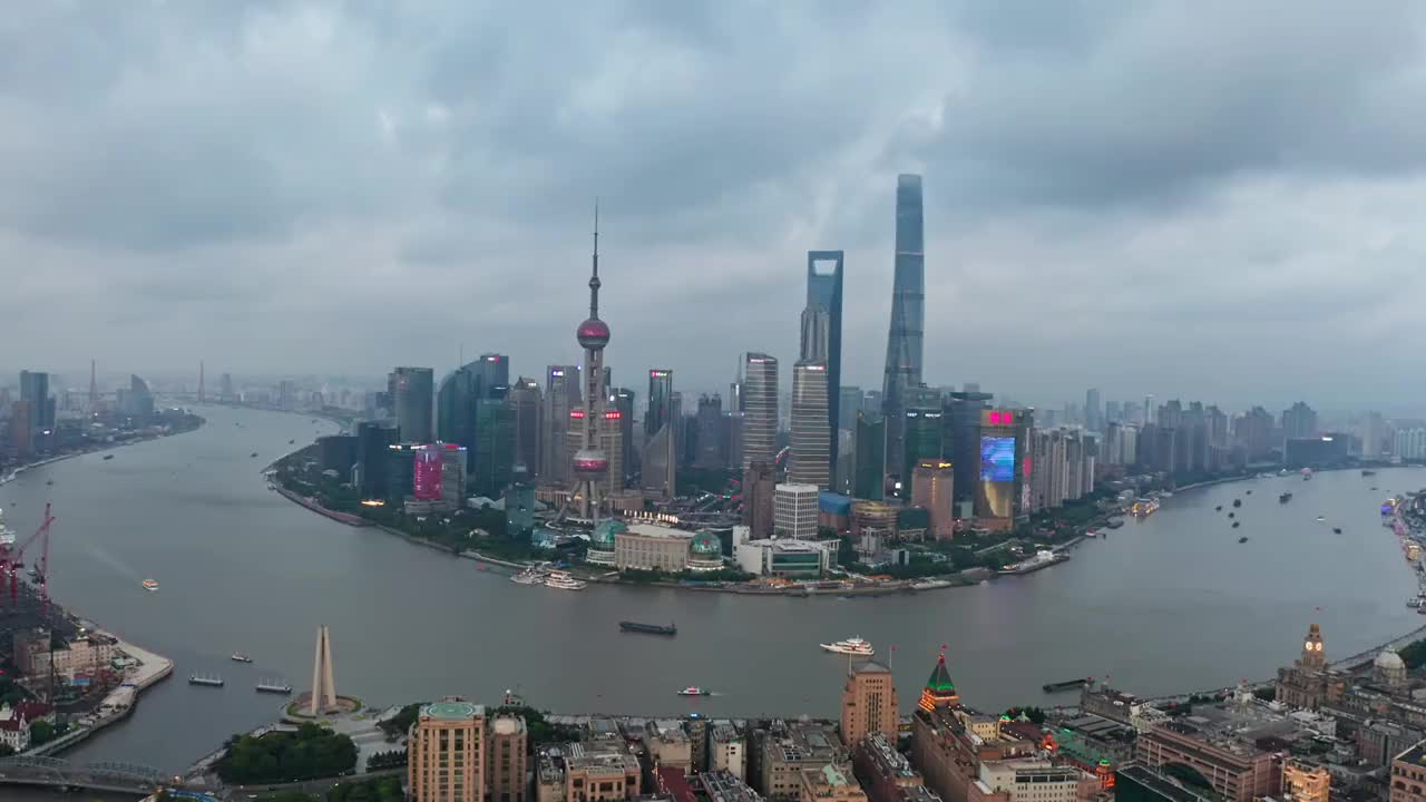 上海 陆家嘴 阴天 多云 航拍 4K视频视频素材
