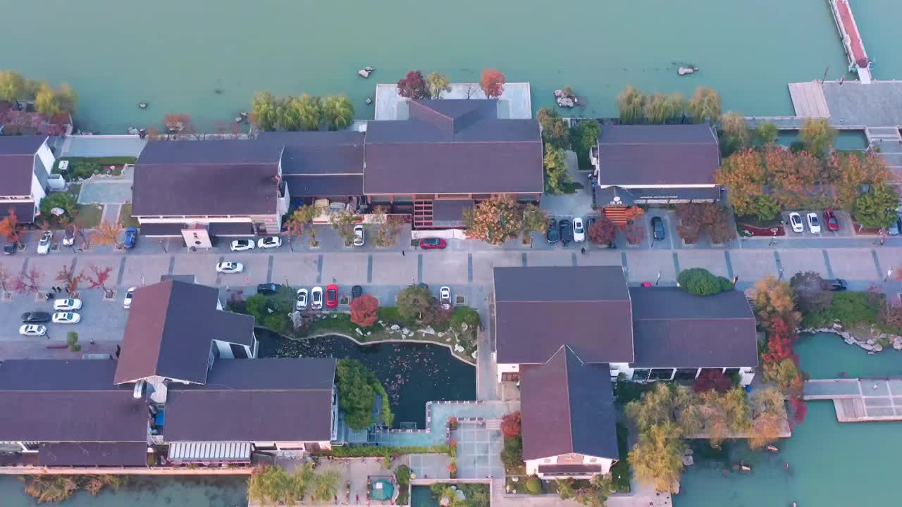 苏州园区金鸡湖李公堤秋季傍晚的风景航拍视频素材