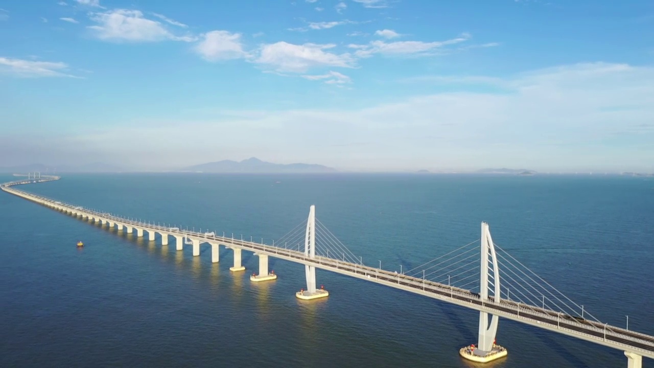 航拍港珠澳大桥晴朗天气视频素材