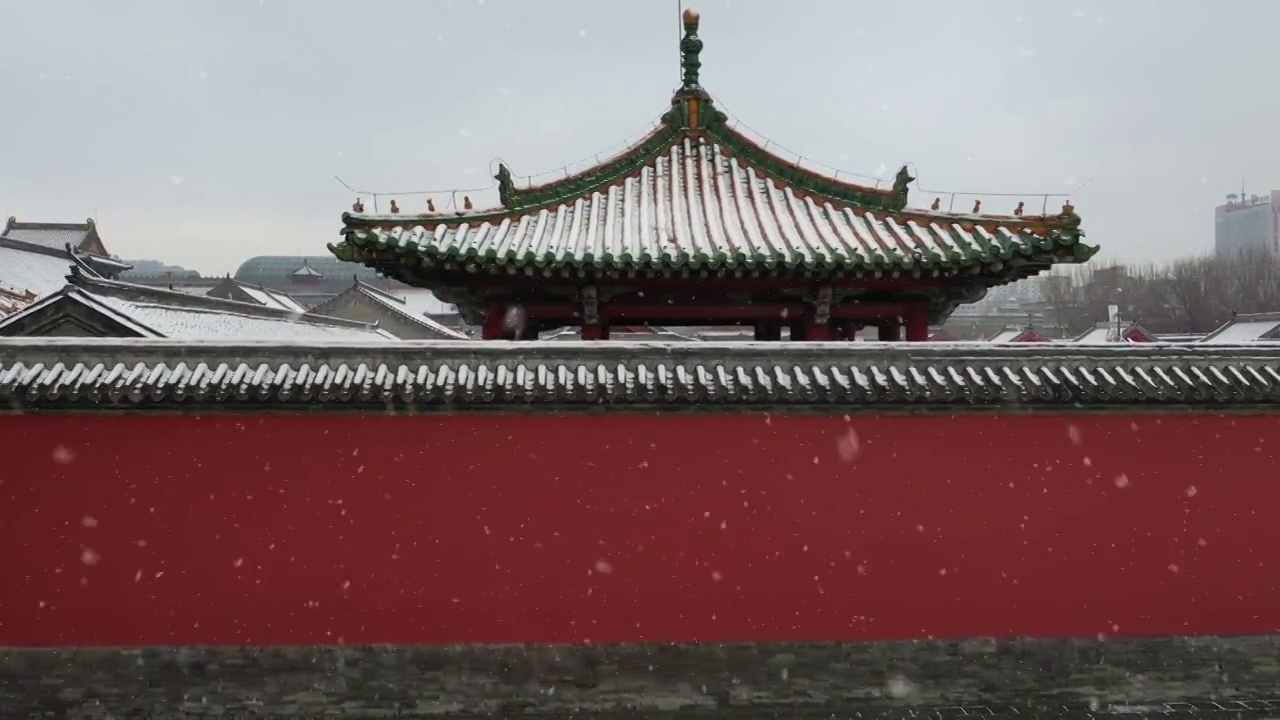 中国沈阳故宫古建筑雪景航拍视频素材