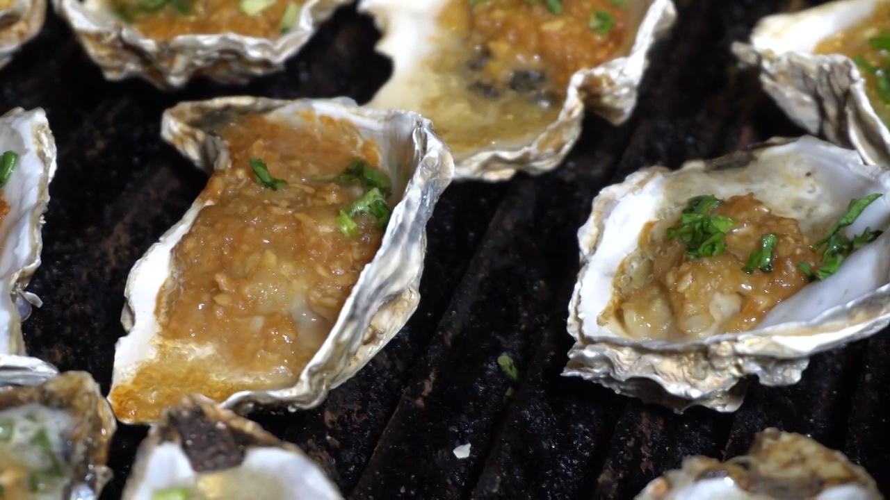 自助餐厅海鲜市场生蚝贝壳视频素材