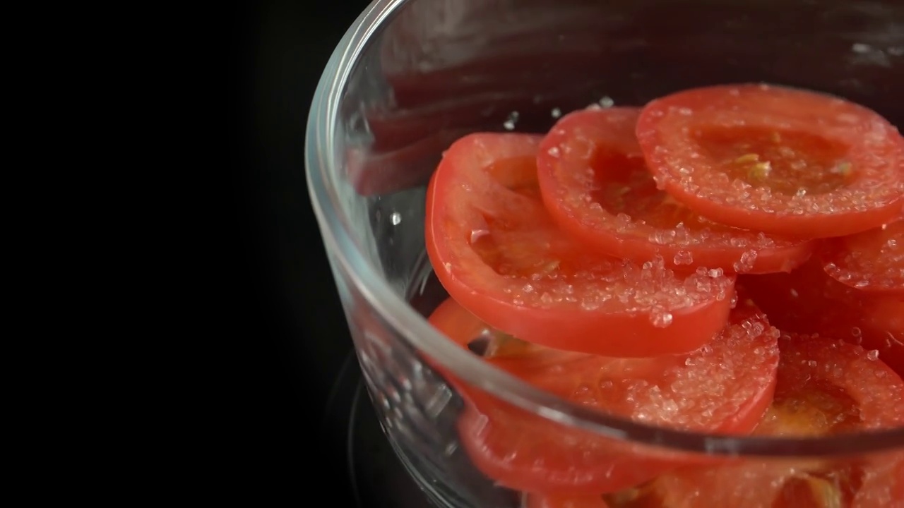 清凉食品糖拌西红柿视频素材