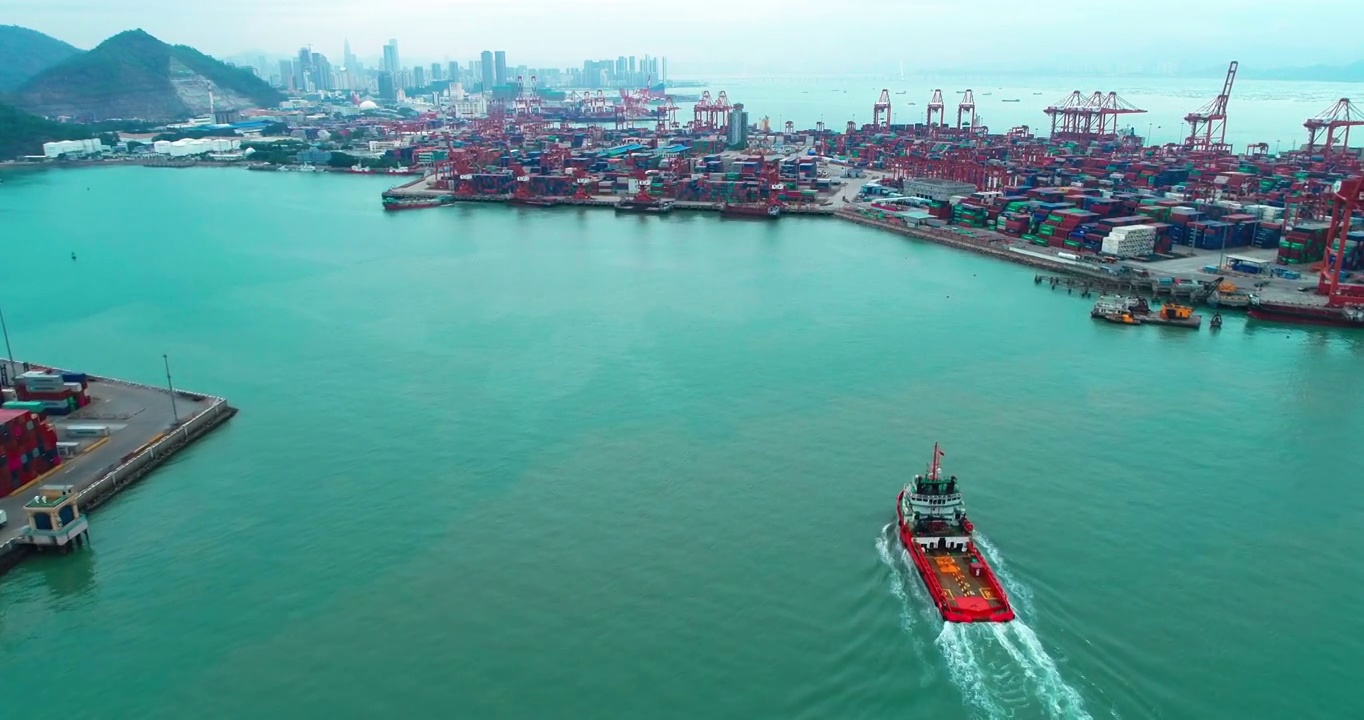 航拍中国深圳码头和城市景观视频素材