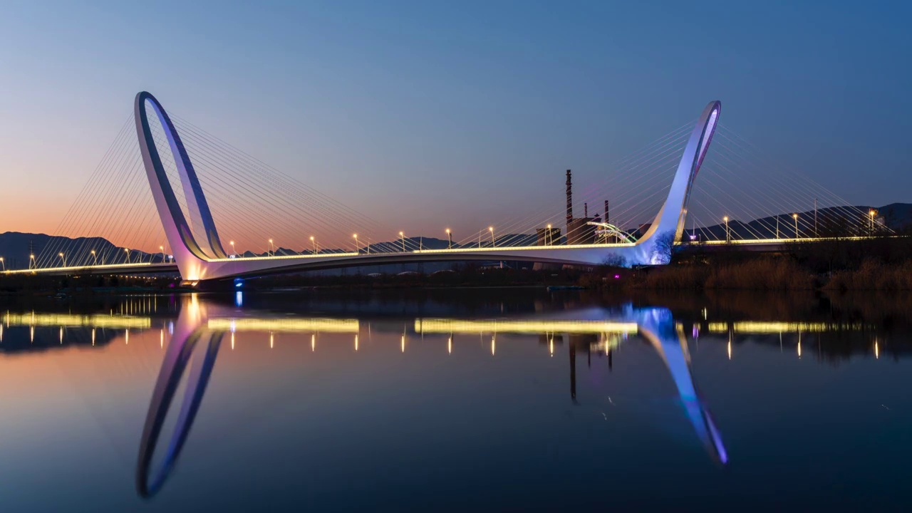 冬天北京新首钢大桥夜景视频素材
