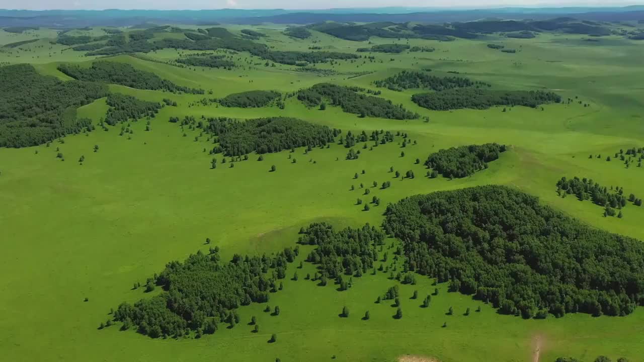 内蒙乌兰布统草原航拍-升起视频素材