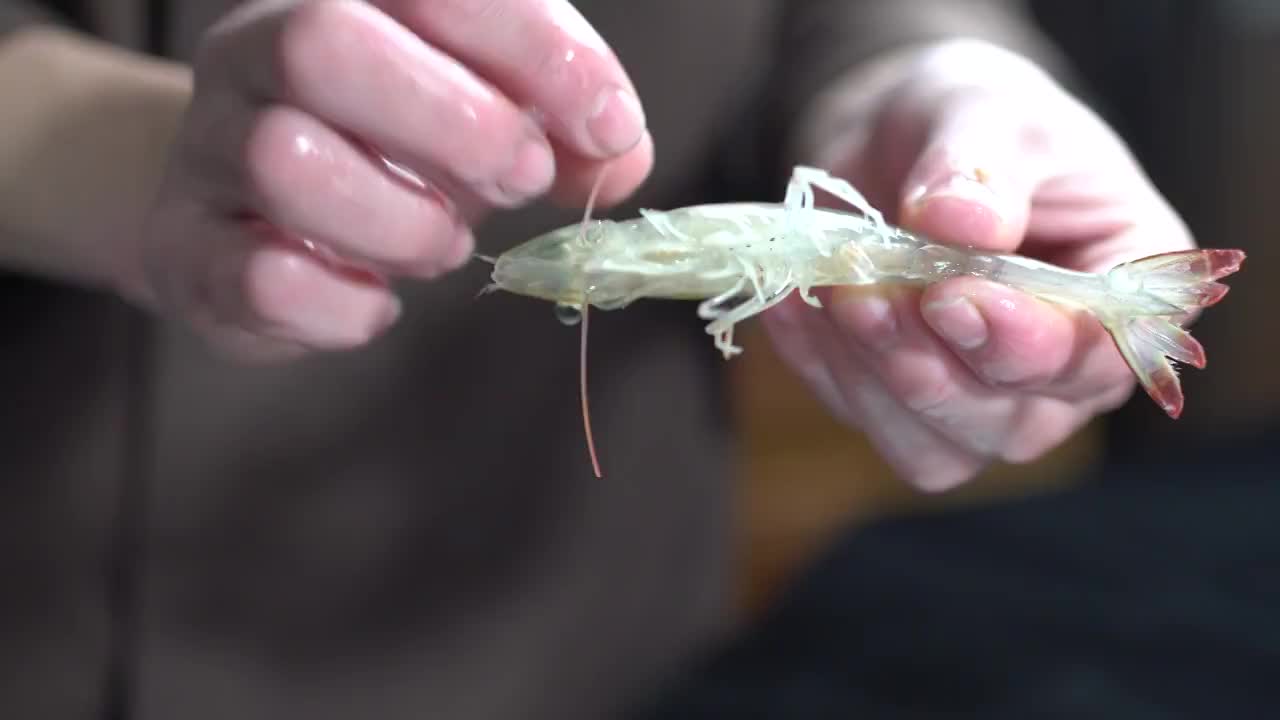 厨师制作虾仁视频素材