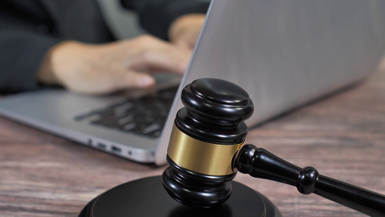 互联网手机电脑房产贸易交易法律纠纷视频下载
