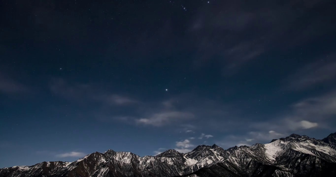巴朗山上的星空与双子座流星雨视频素材