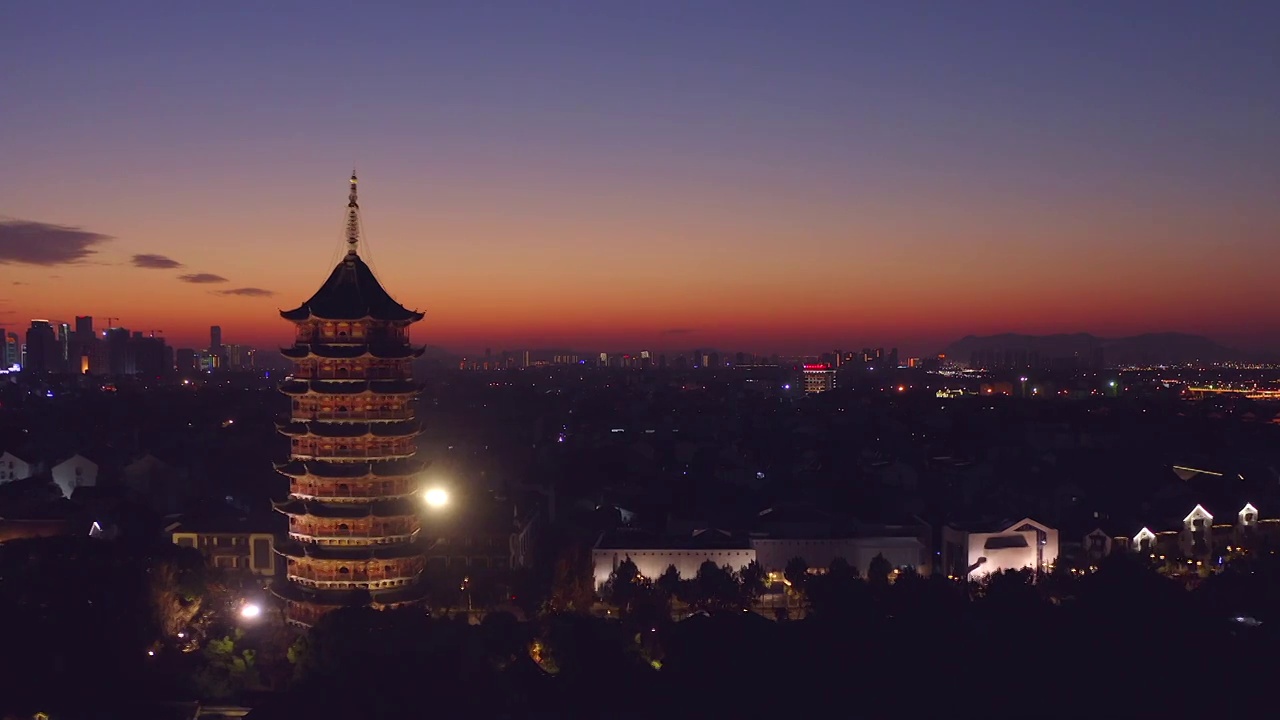 航拍苏州北寺塔夜景城市风光视频素材