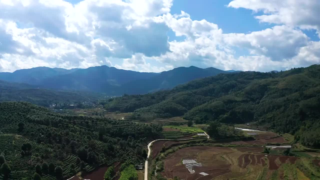 航拍云南拉祜族村寨老达保视频素材
