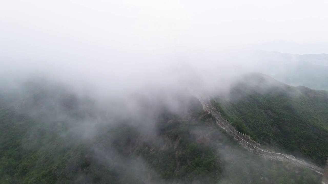 长城夏季云海缭绕视频素材