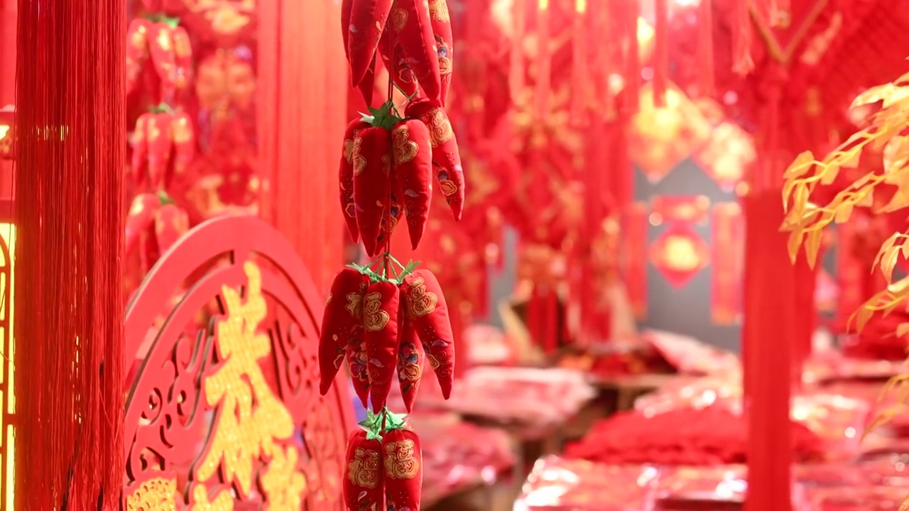 中国春节新年年货辣椒挂件视频素材