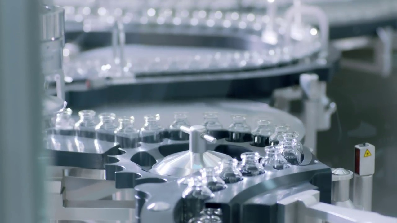 制药 生产线 流水线 高科技制药 工厂灌装 自动化生产线视频素材