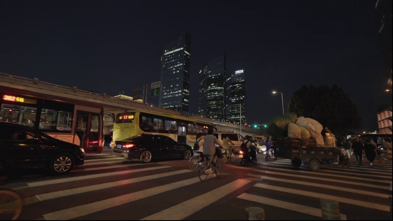 夜晚拥堵的北京CBD视频素材