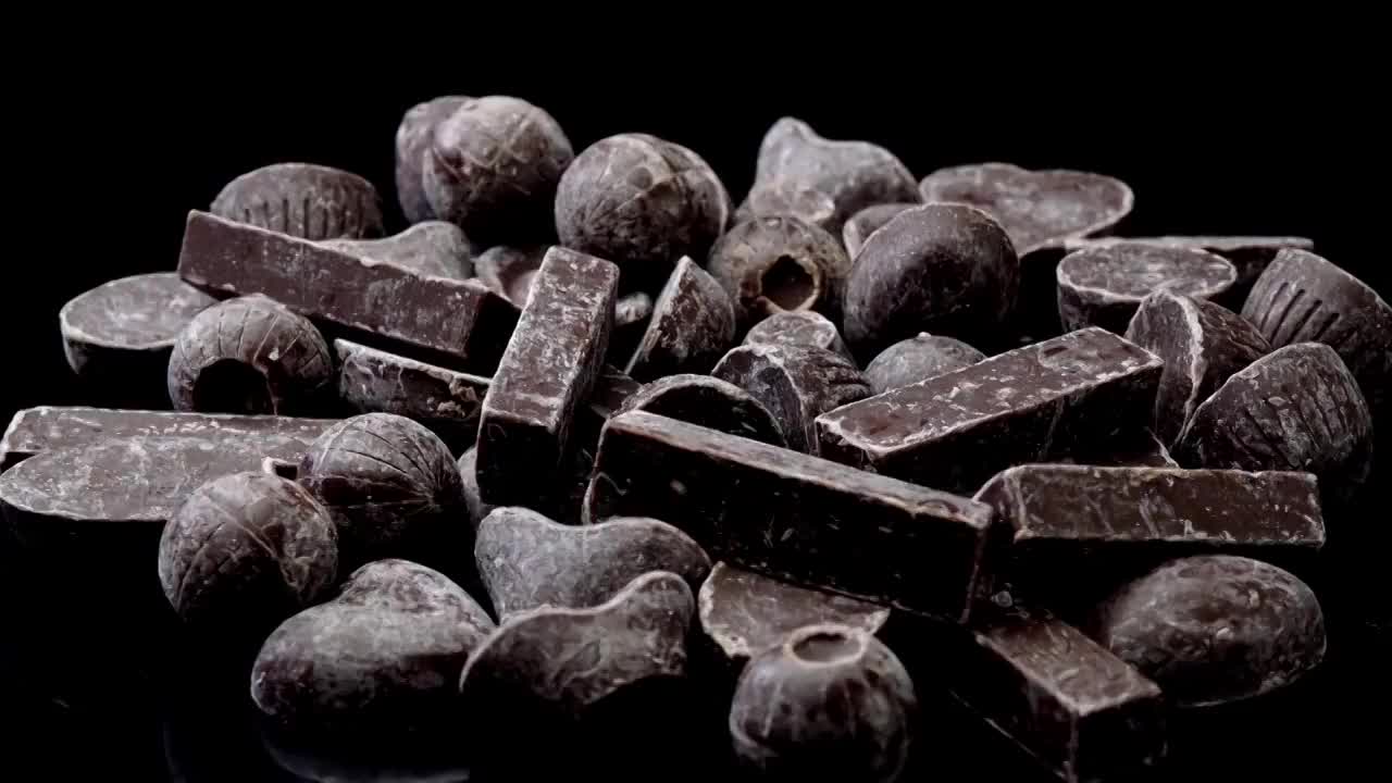特写黑巧克力 美食 巧克力片 食物 甜点 甜食 糖果 巧克力视频下载