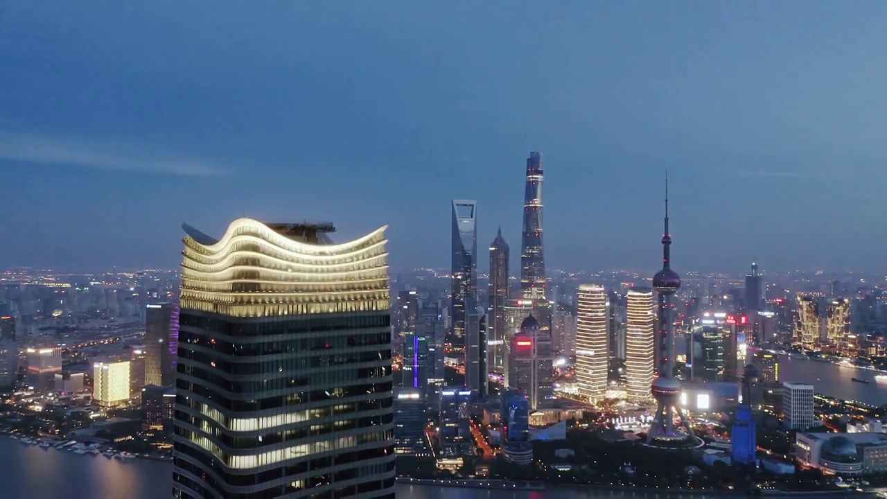 上海城市建筑夜景,上海白玉兰广场视频素材