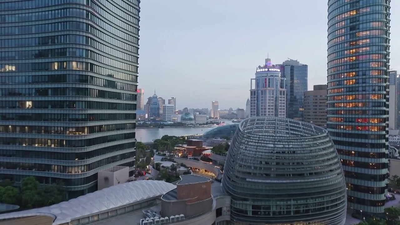 上海城市建筑夜景,上海白玉兰广场视频素材