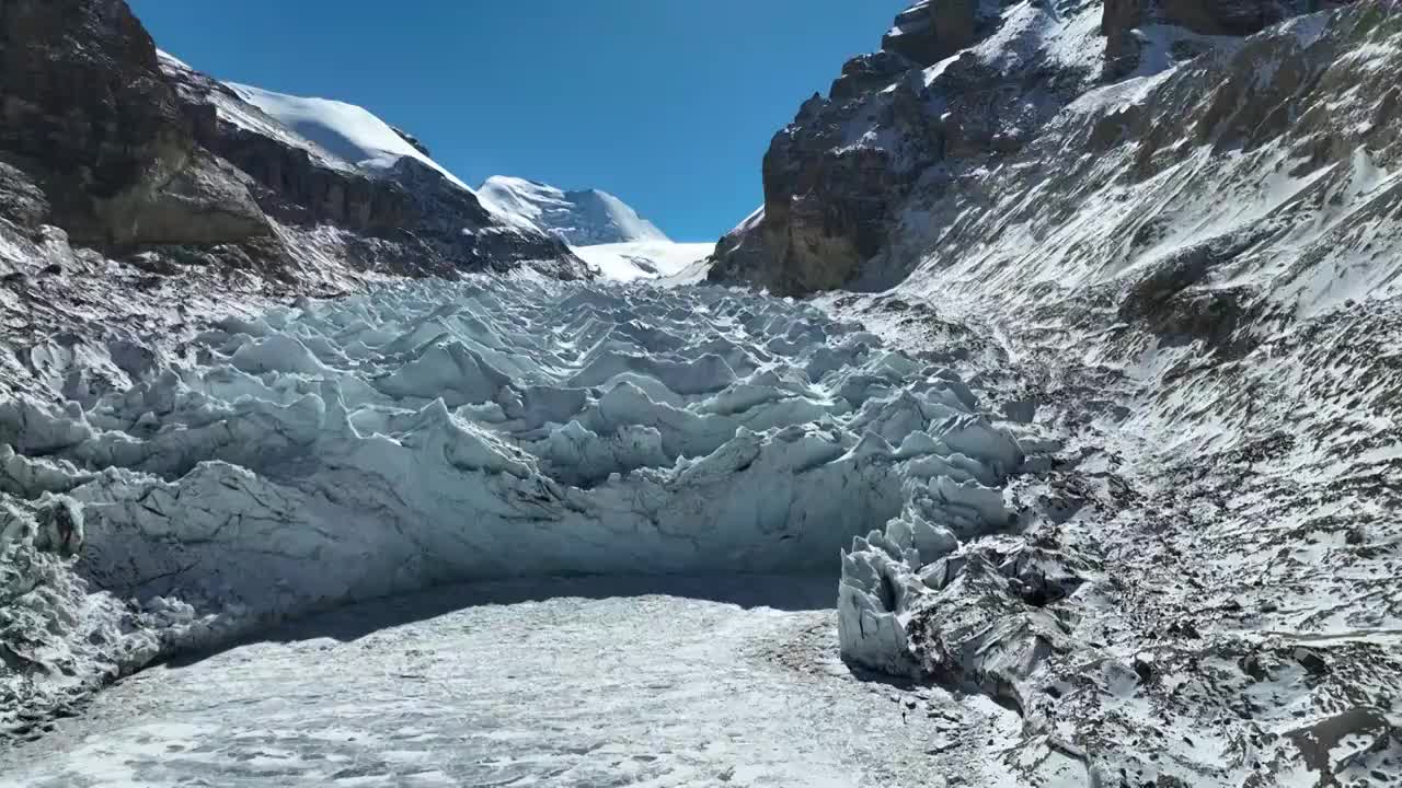 西藏日喀则曲登尼玛冰川视频下载