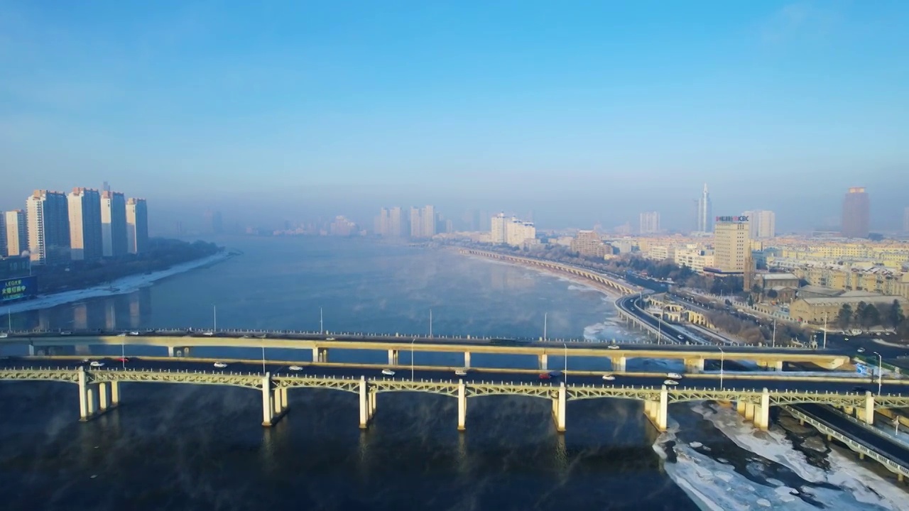 4k吉林雾凇奇观松水不冻松花江冬季雪乡风光航拍视频素材