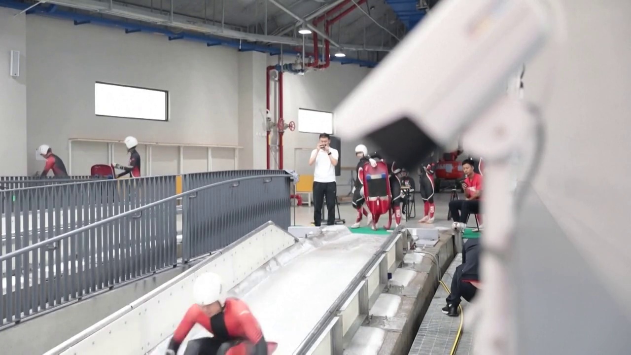 中国北京冬残奥会运动员在训练（选编））视频素材