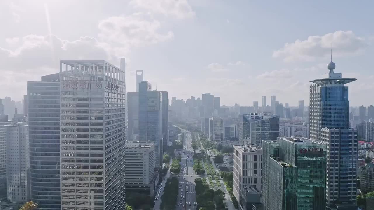 上海陆家嘴广场,市区城市交通视频素材