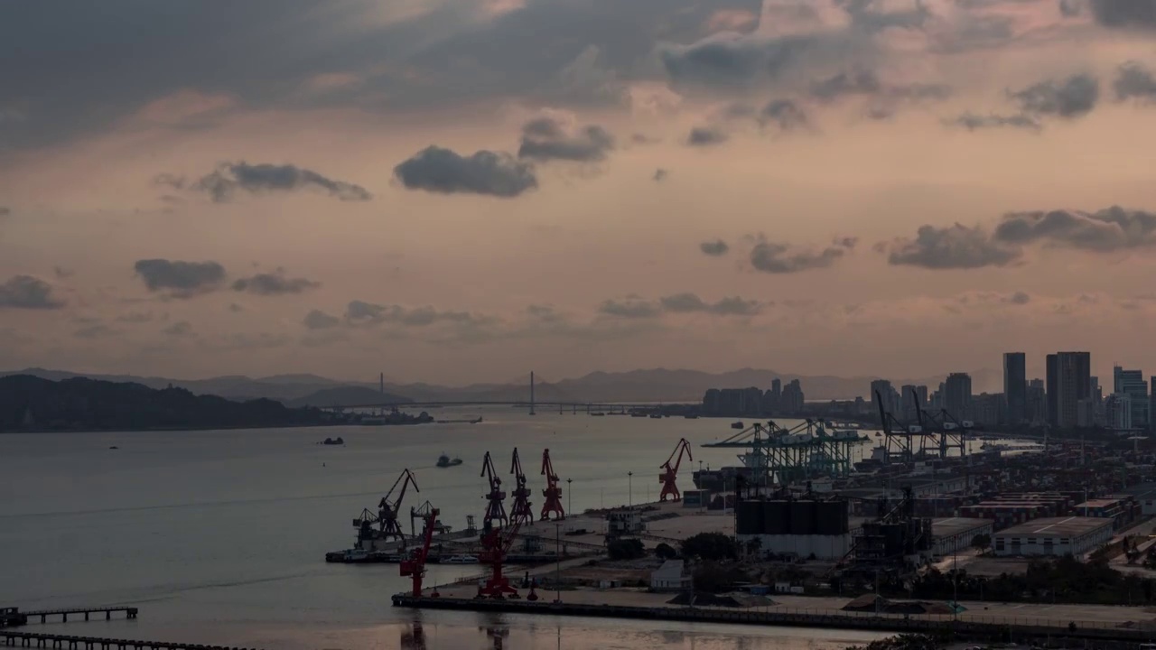 汕头海滨城市海上运输视频素材