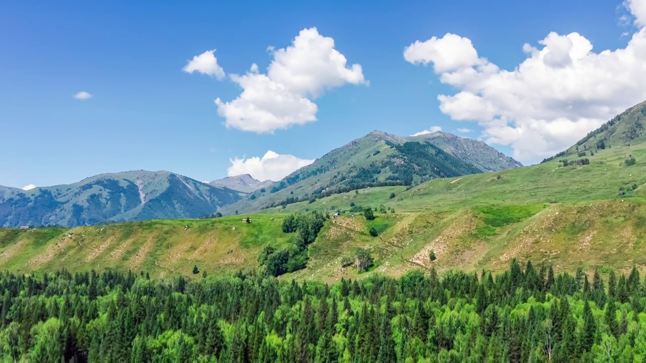 中国新疆喀纳斯山脉自然风光视频素材