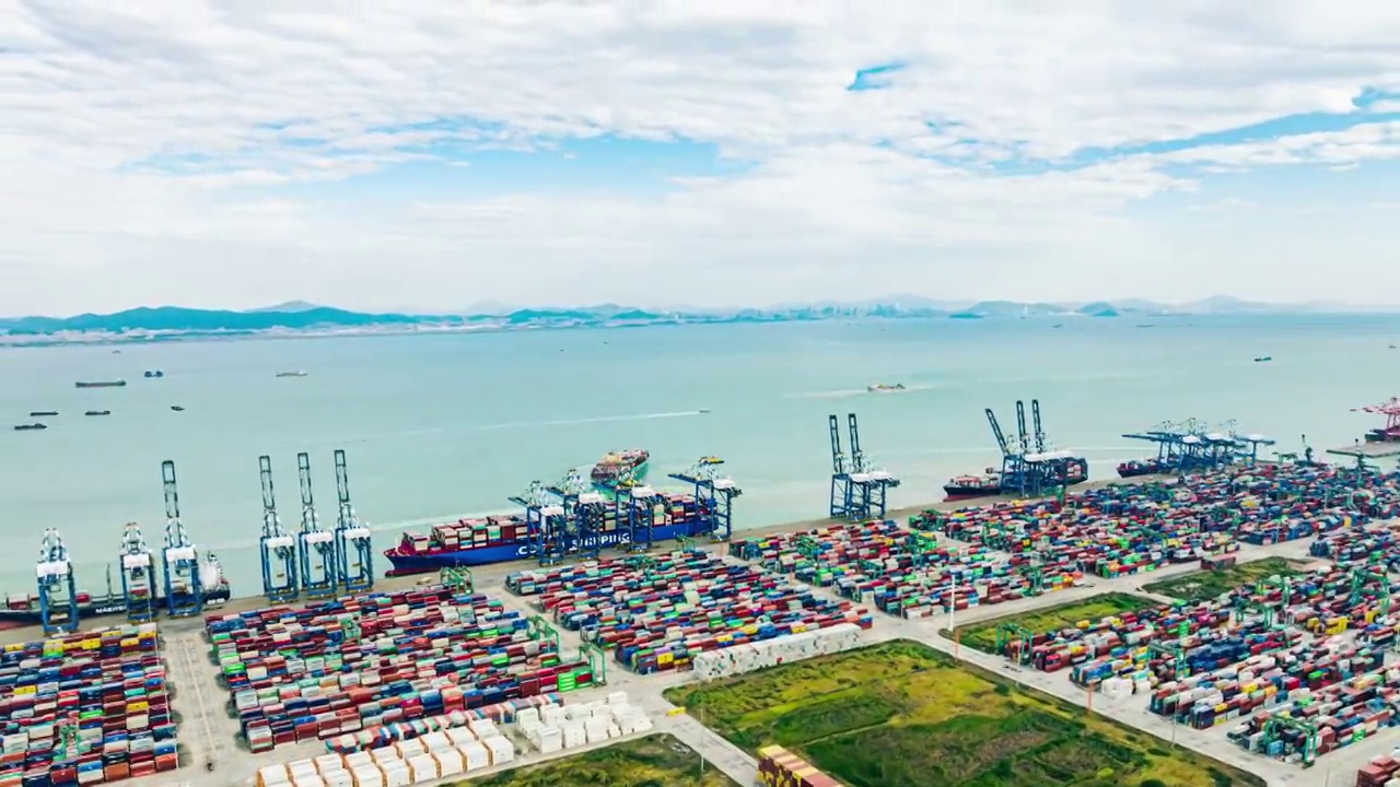 航拍广州南沙港货运码头延时视频素材