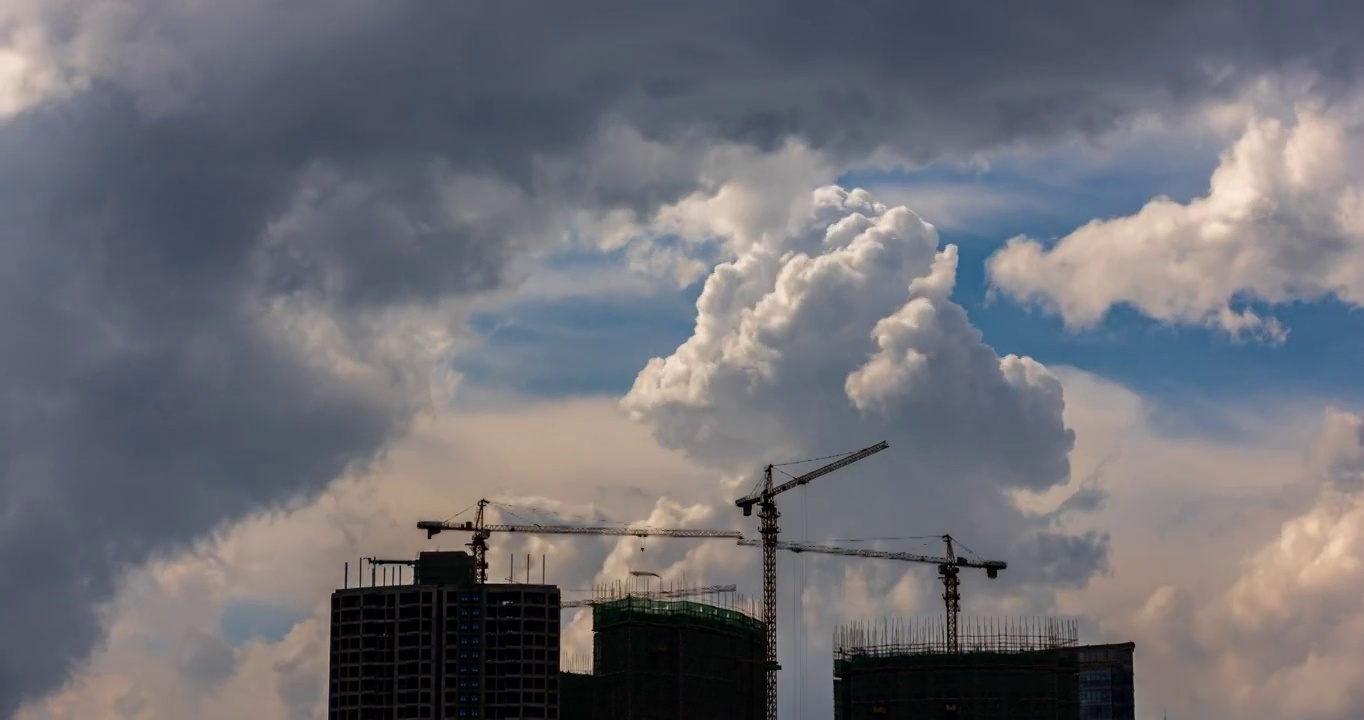 8K建筑施工，云层天空延时摄影视频素材