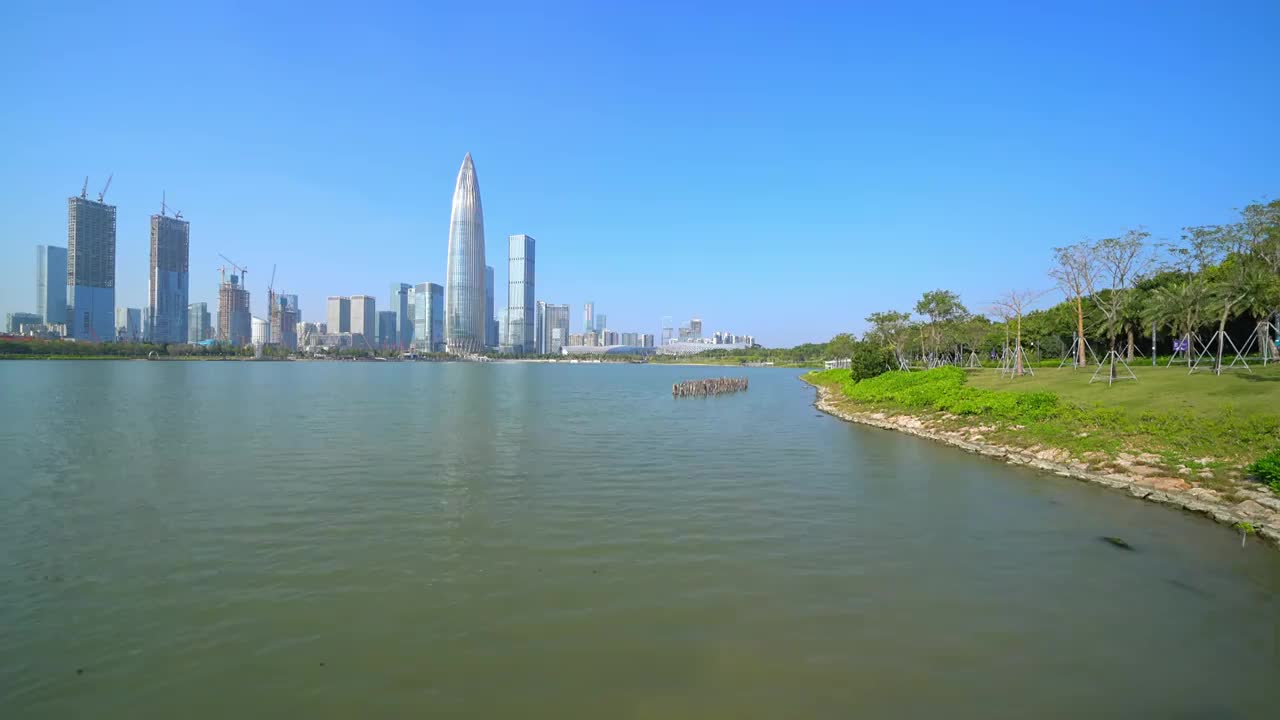 广东 深圳 人才公园 蓝天 白天 地面 水平视角 空镜 4K视频下载