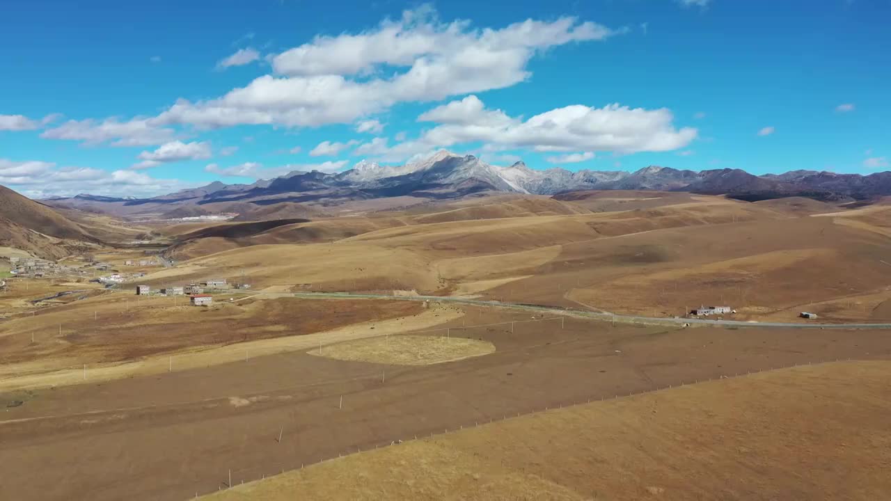川西高原雪山航拍视频素材