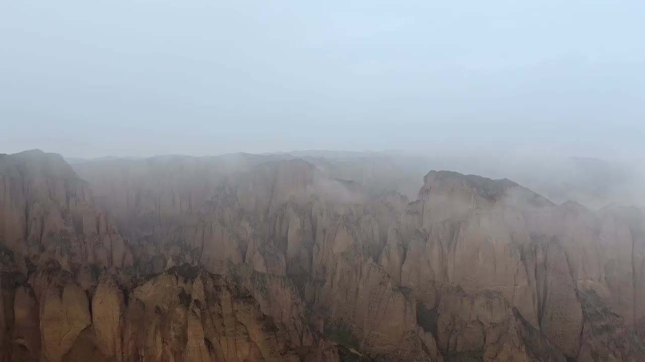 悬崖盘山公路,黄河石林国家地质公园,山景,陡峭悬崖视频素材