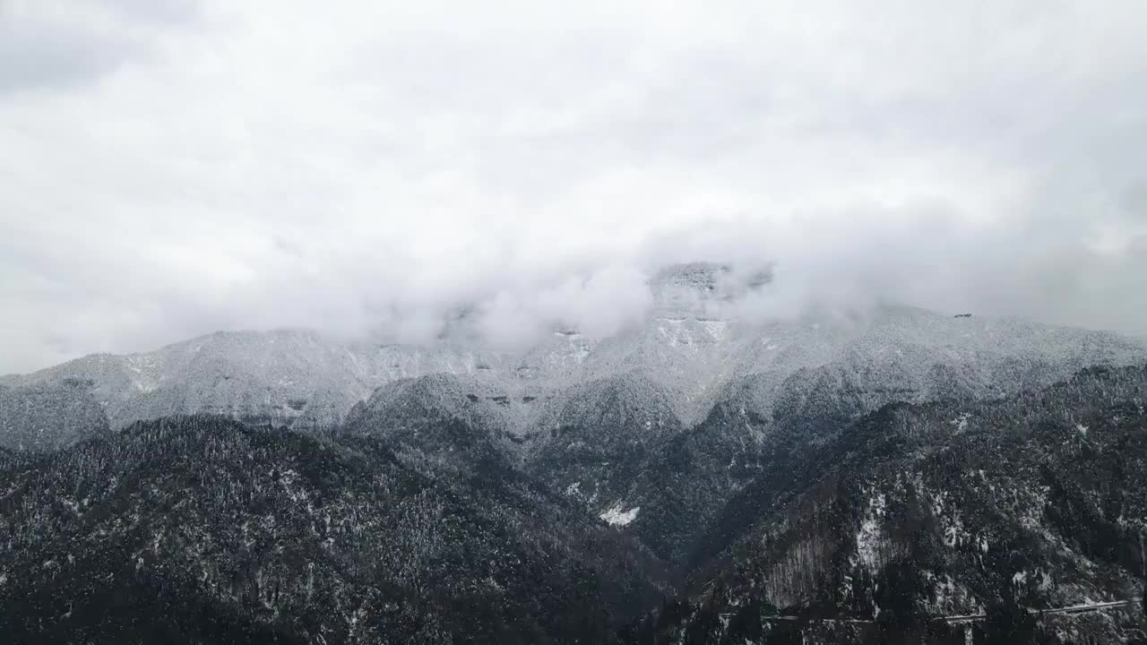 四川瓦屋山雪山航拍视频素材