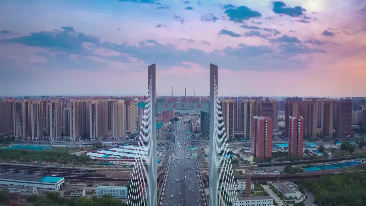郑州农业大桥正面车流航拍视频素材