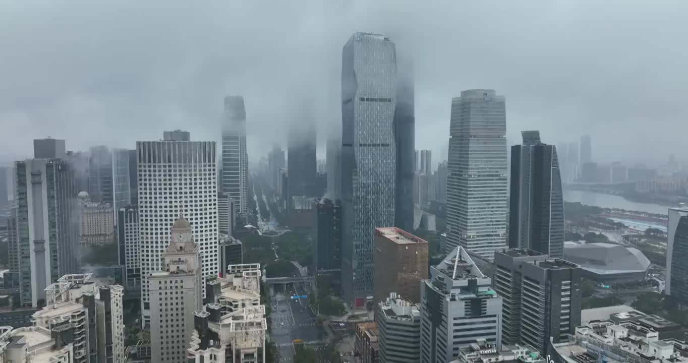 云海下的广州珠江新城建筑群视频素材