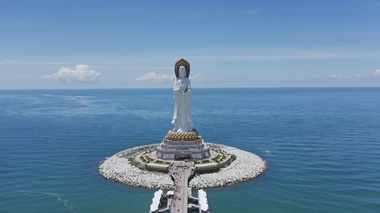 航拍海南三亚海上观音像视频素材