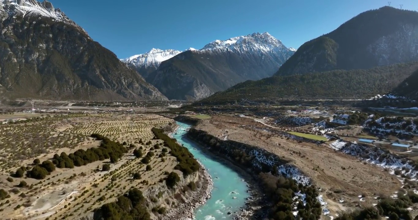 航拍西藏林芝帕隆藏布江大峡谷视频下载
