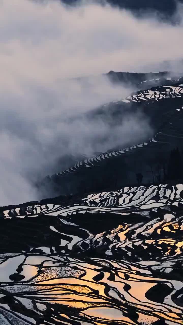 梯田的日出风光，云南红河哈尼梯田的清晨视频素材