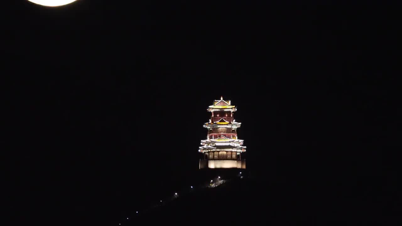北京定都阁与月亮落山悬月视频素材
