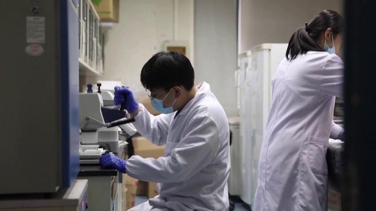 中国的医药公司疫苗生产线（选编）视频素材
