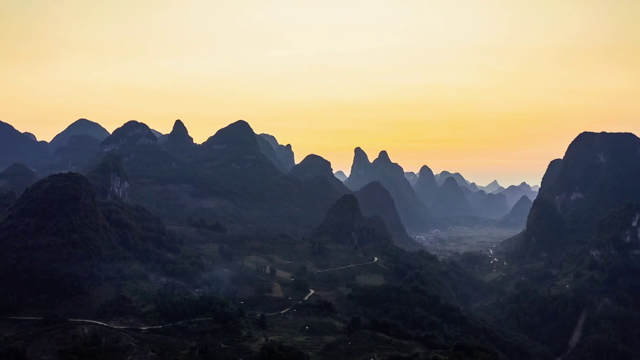 航拍中国桂林山脉自然风光在日落视频素材