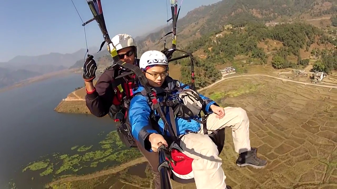 极限运动：尼泊尔博卡拉的滑翔伞旅游项目视频下载