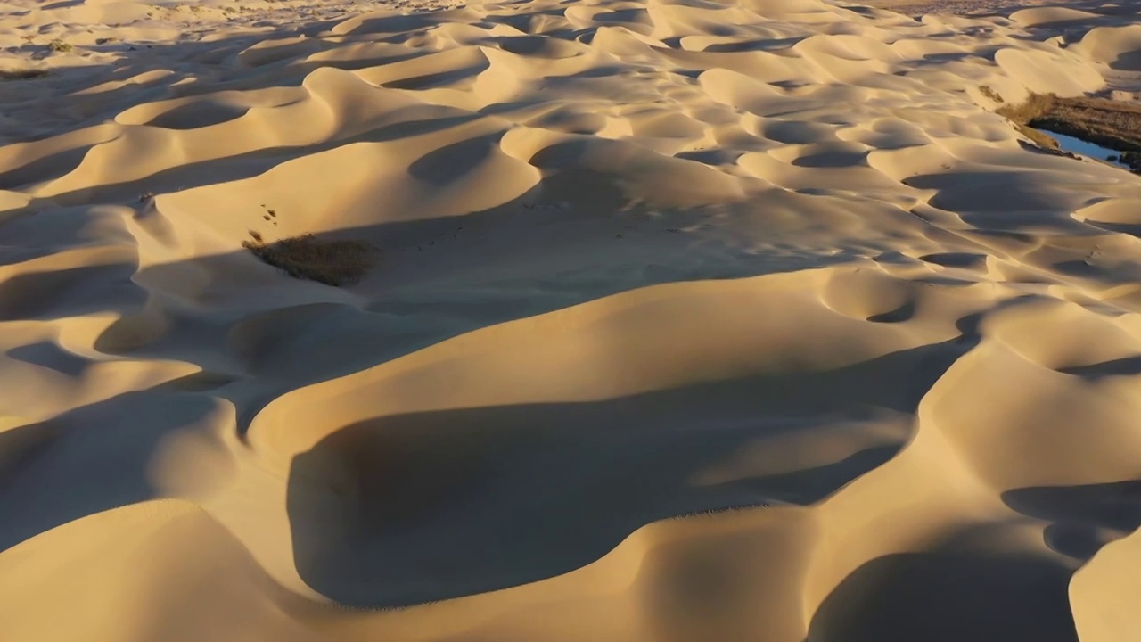 塔克拉玛干沙漠航拍视频素材
