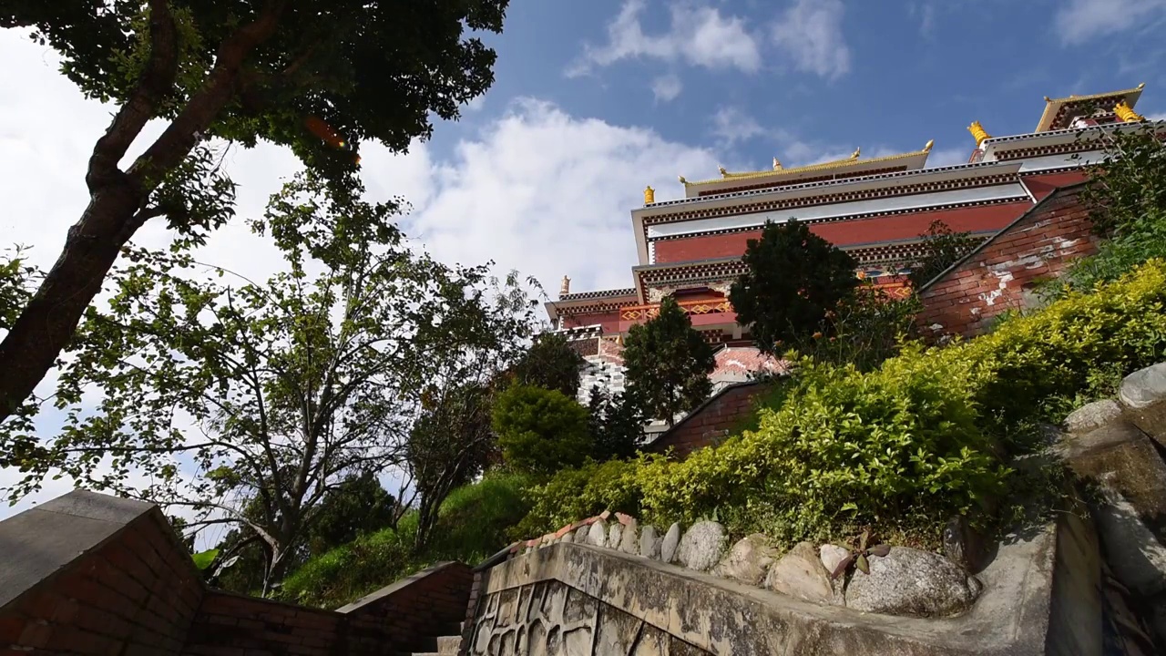 H010418A尼泊尔南摩布达创古寺建筑视频下载
