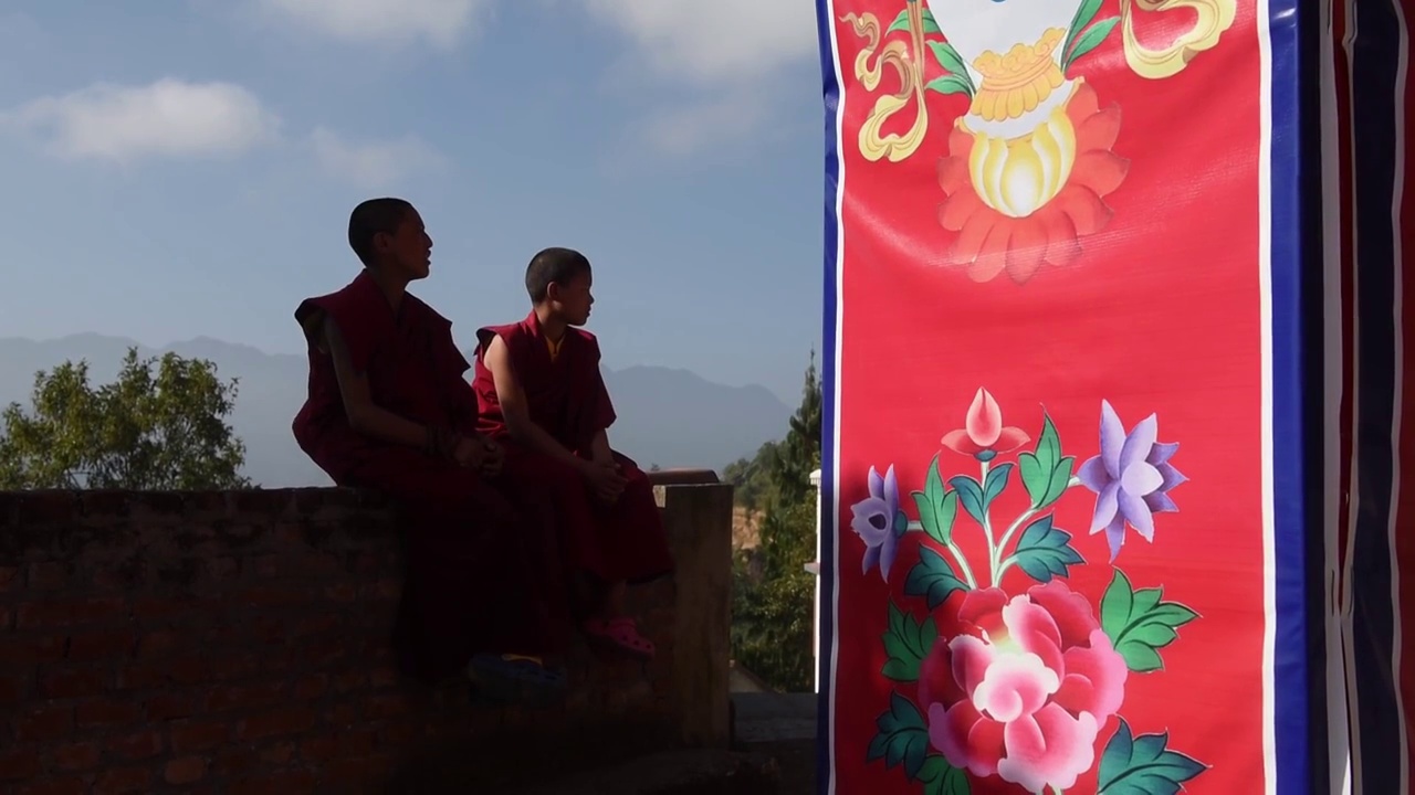 H010338A尼泊尔南摩布达创古寺喇嘛视频下载