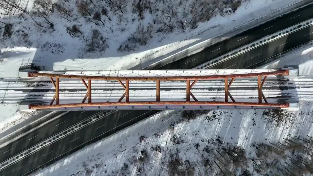 4K航拍长白山站高铁视频下载